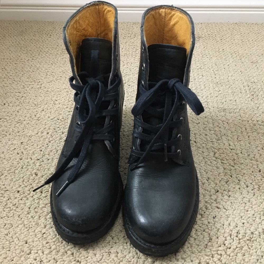 Frye Sabrina 6G Lace Up Boots, Black - Picture 3 of 6
